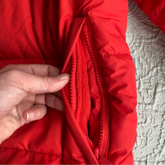 Gap - The Upcycled Puffer Oversized Puffer Coat, Small Tomato Red Jacket - Picture 8 of 10